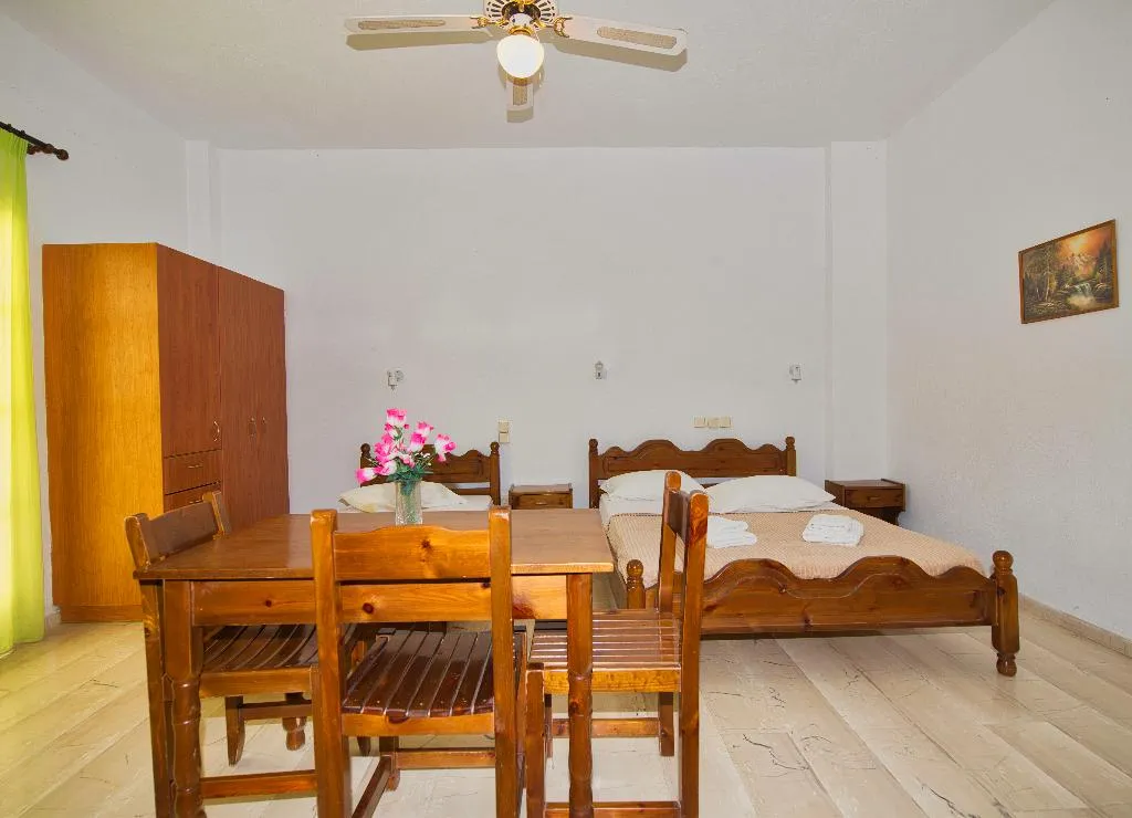 STUDIO BASIC Room, Ira Apartments, Santorini