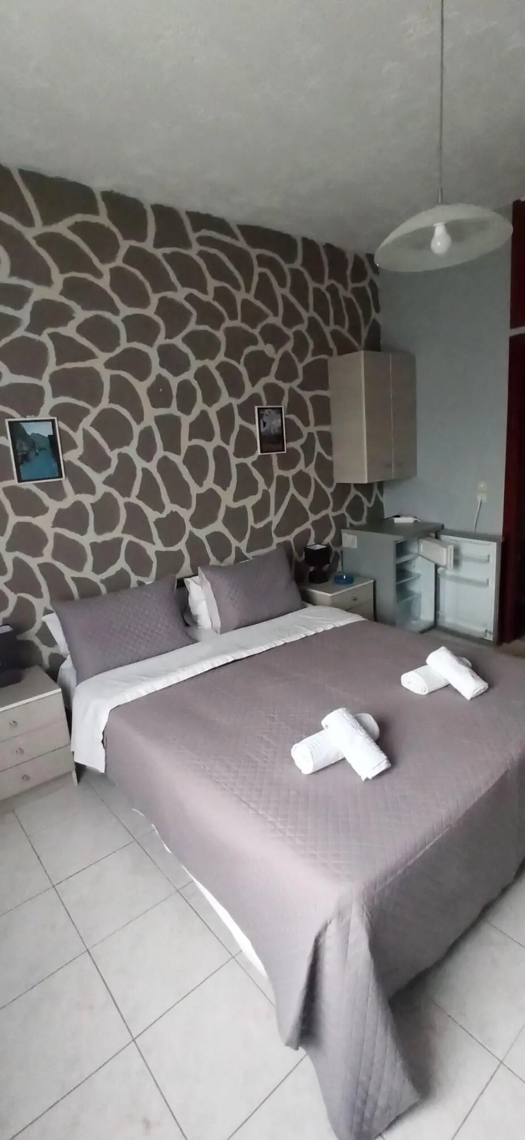 Room, Windy Place, Crete