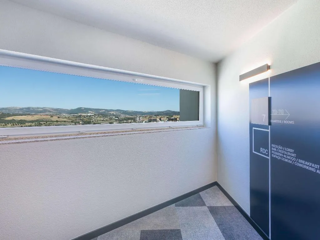 General view, Ibis Braganca, Porto