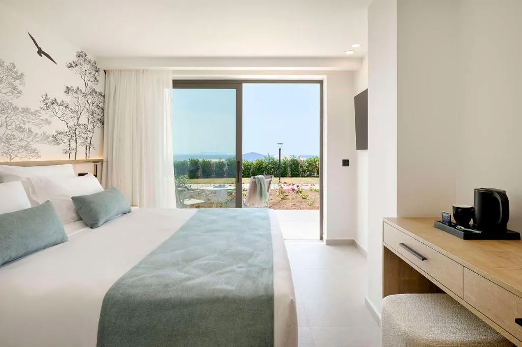 FAMILY ROOM SEA VIEW Room, Iberostar Waves Creta Panorama & Mare, Crete