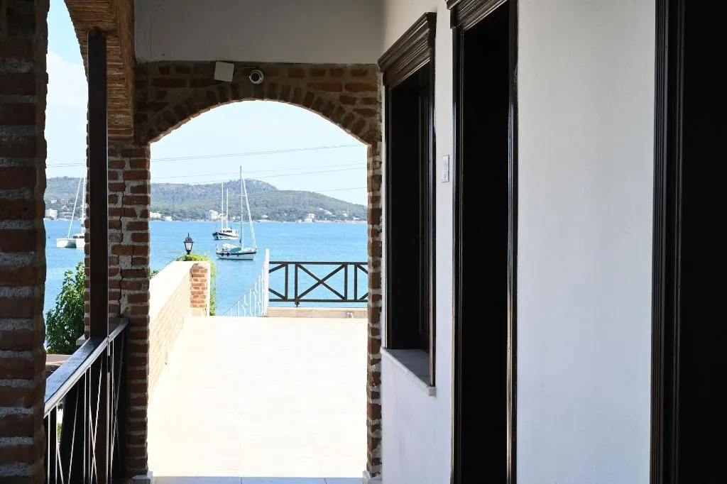 Room, Cunda Deniz Hotel, Izmir
