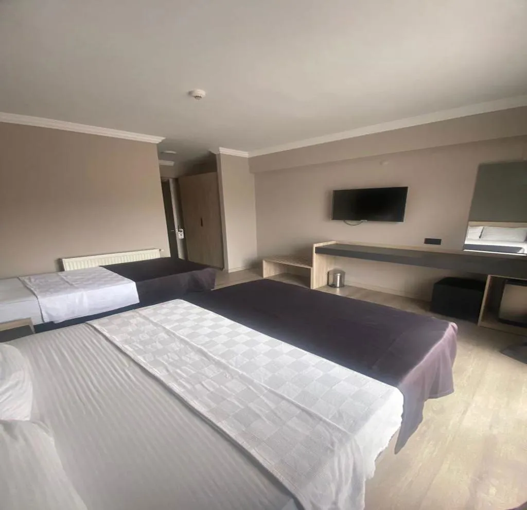 TRIPLE STANDARD Room, Grand Faik Hotel, Izmir