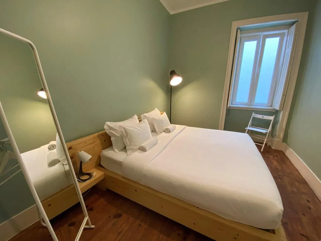 DOUBLE GRAND Room, Green Heart Hostel, Lisbon