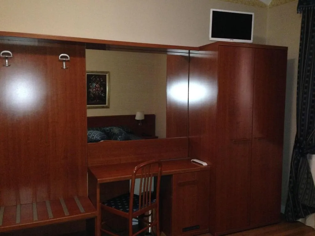 Room, Hotel Fenicia, Naples