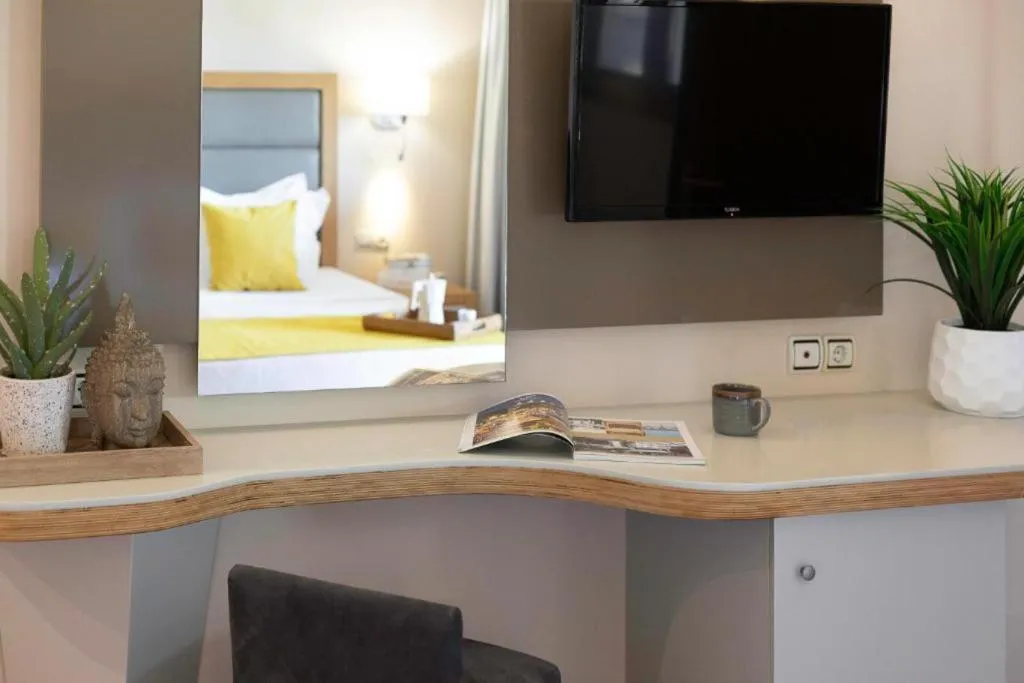 Double or Twin STANDARD Room, La Piscine Art Hotel, Skiathos