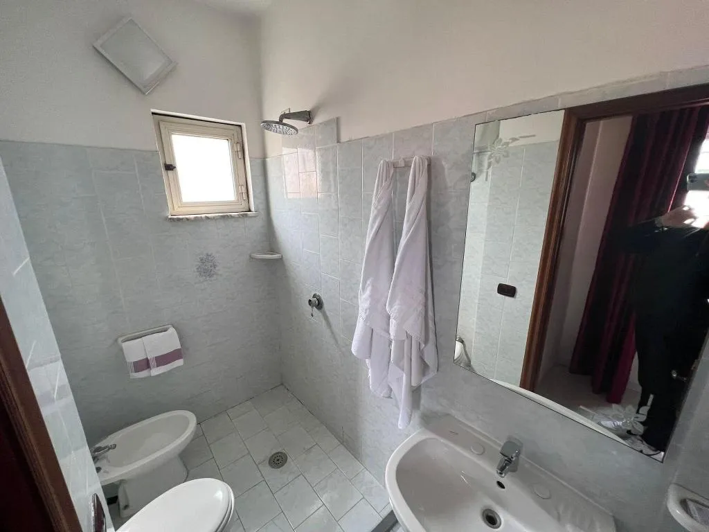 Room, Hotel La Mela, Naples