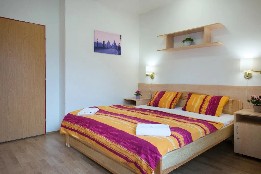 DOUBLE WITH KITCHENETTE Room, University Hotel, Prague