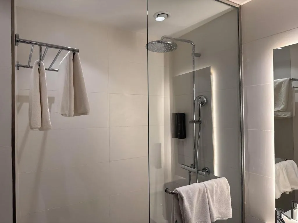 TRIPLE STANDARD Room, Carlton, Tunisia