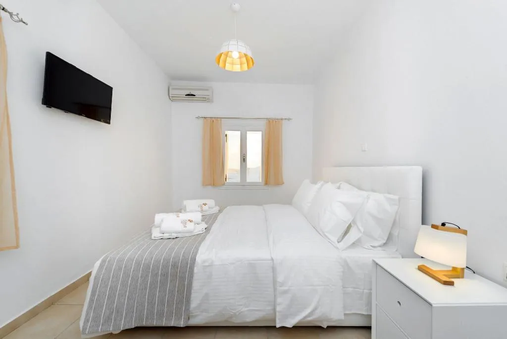 Room, Iriana Suites, Santorini