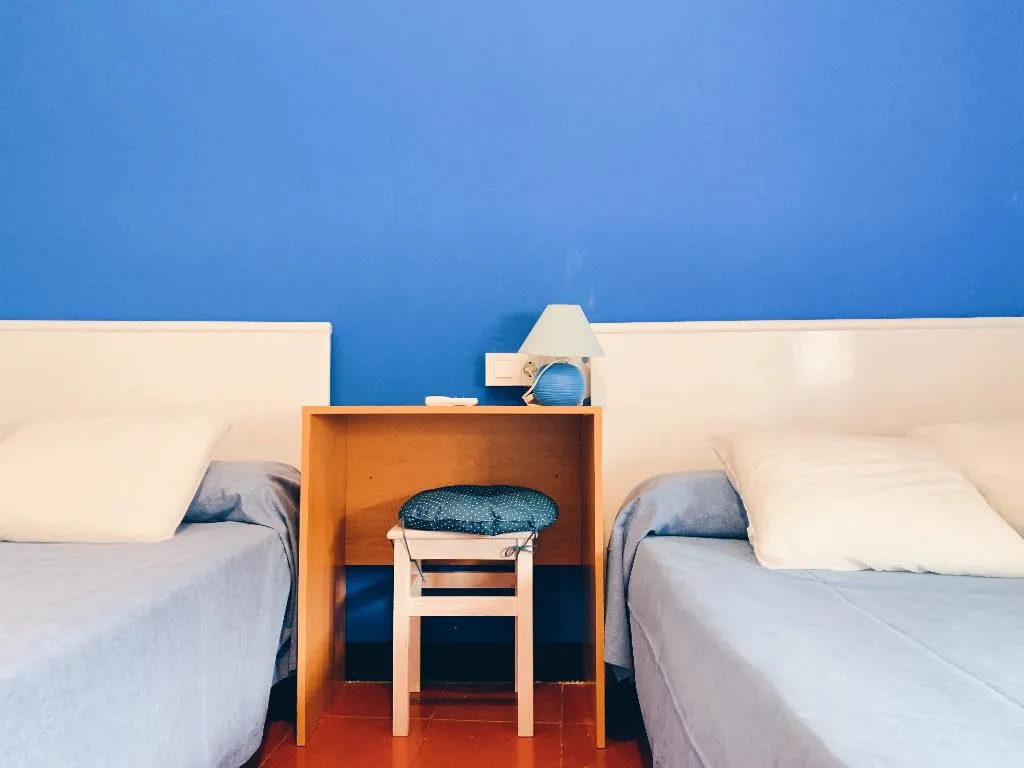 TRIPLE WITH SHARED BATHROOM Room, Hostal Portbou, Costa Brava