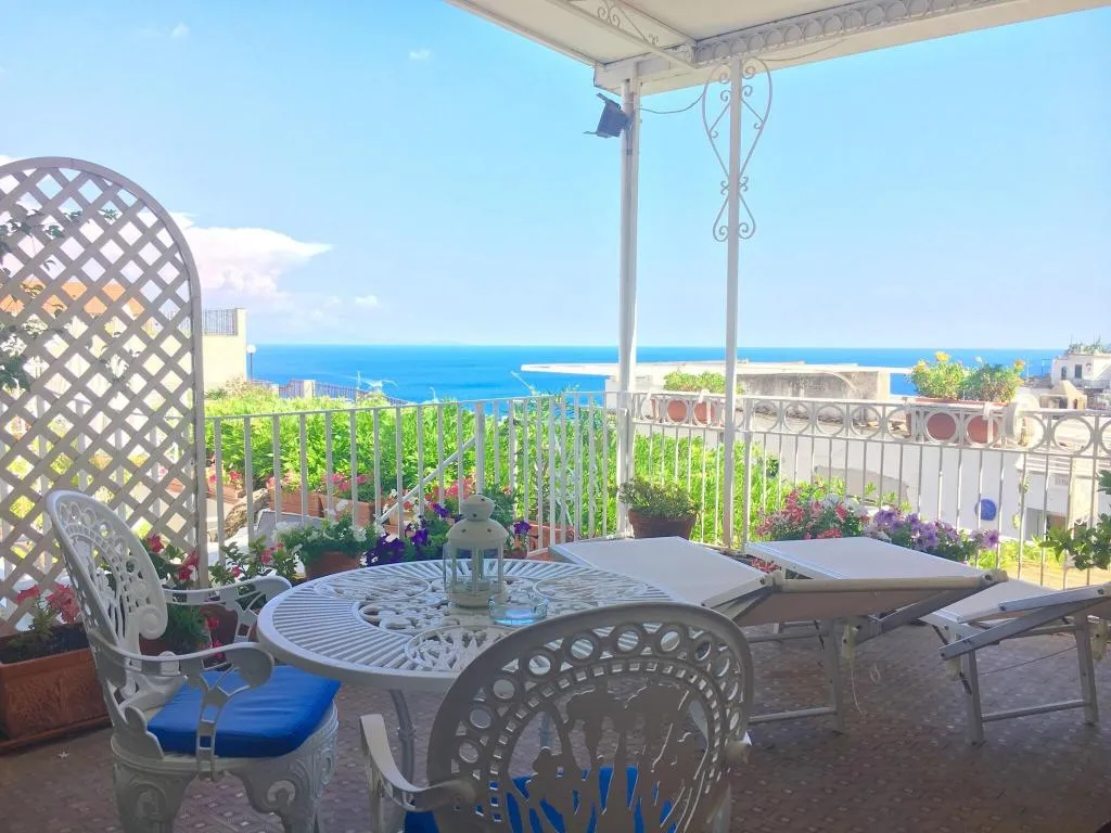 Terrace, Hotel Villa Delle Palme, Naples