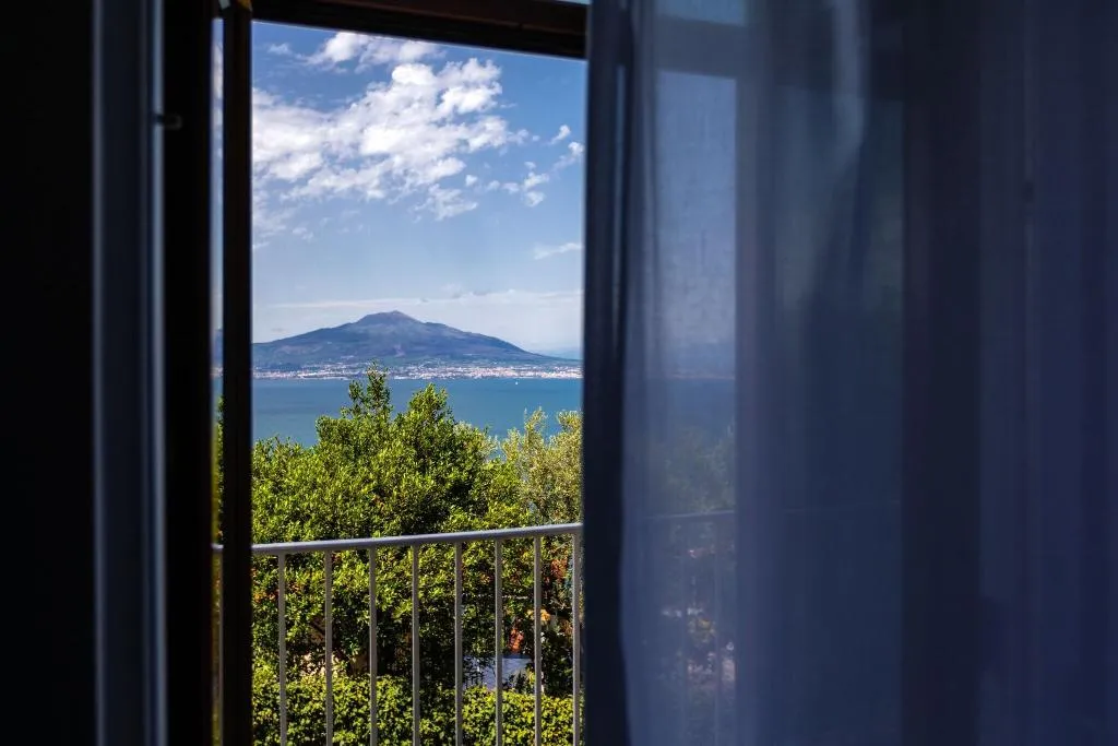Room, Torre Barbara, Naples