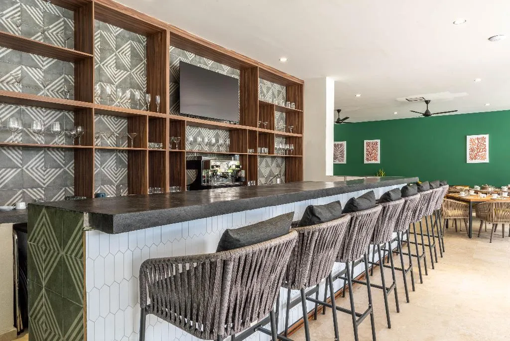 Bar, Holiday Inn Tulum Downtown, Cancun Area
