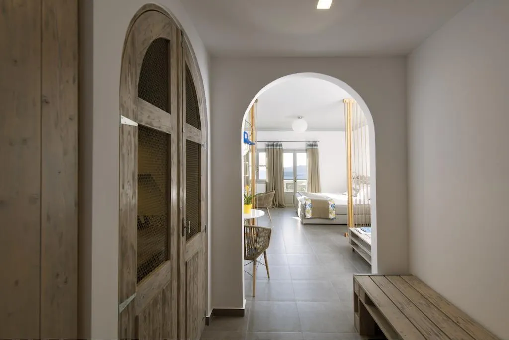 Room, Caldera's Dolphin, Santorini