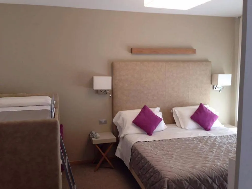 TRIPLE CLASSIC Room, Hotel Le Soleil, Venice
