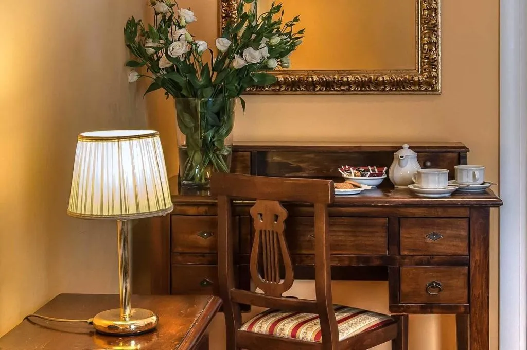 Room, Hotel Caracciolo, Naples