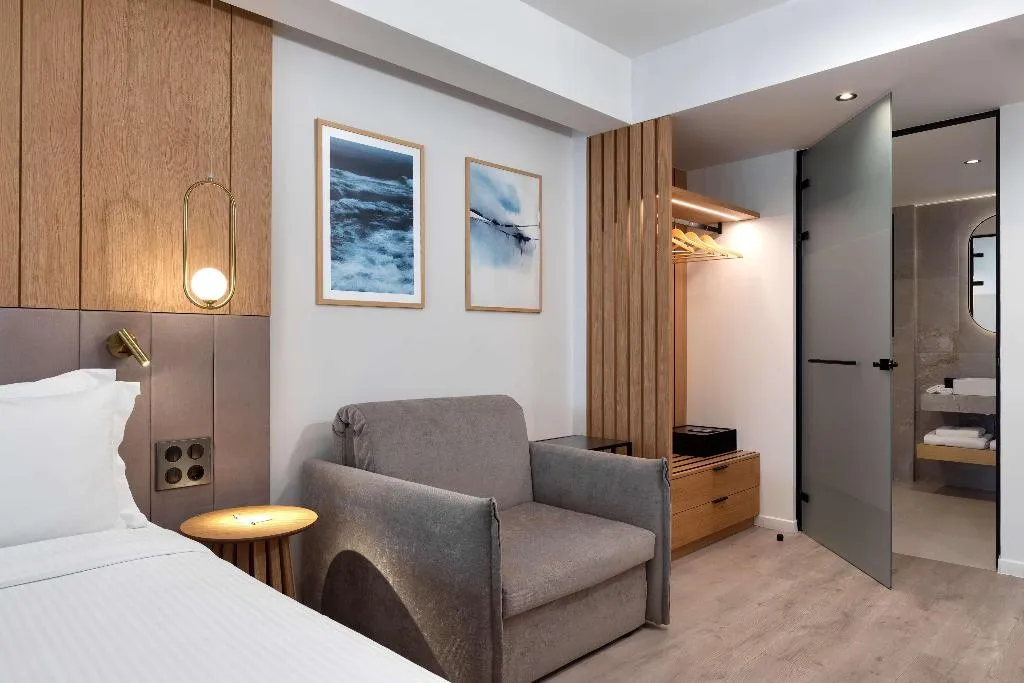 TWIN DELUXE Room, Hilton Garden Inn Athens Syggrou Avenue, Athens