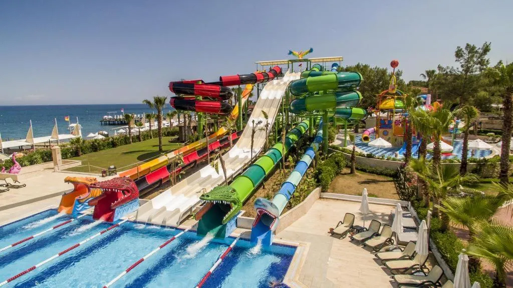 Pool, Crystal Flora Pearl Collection, Antalya