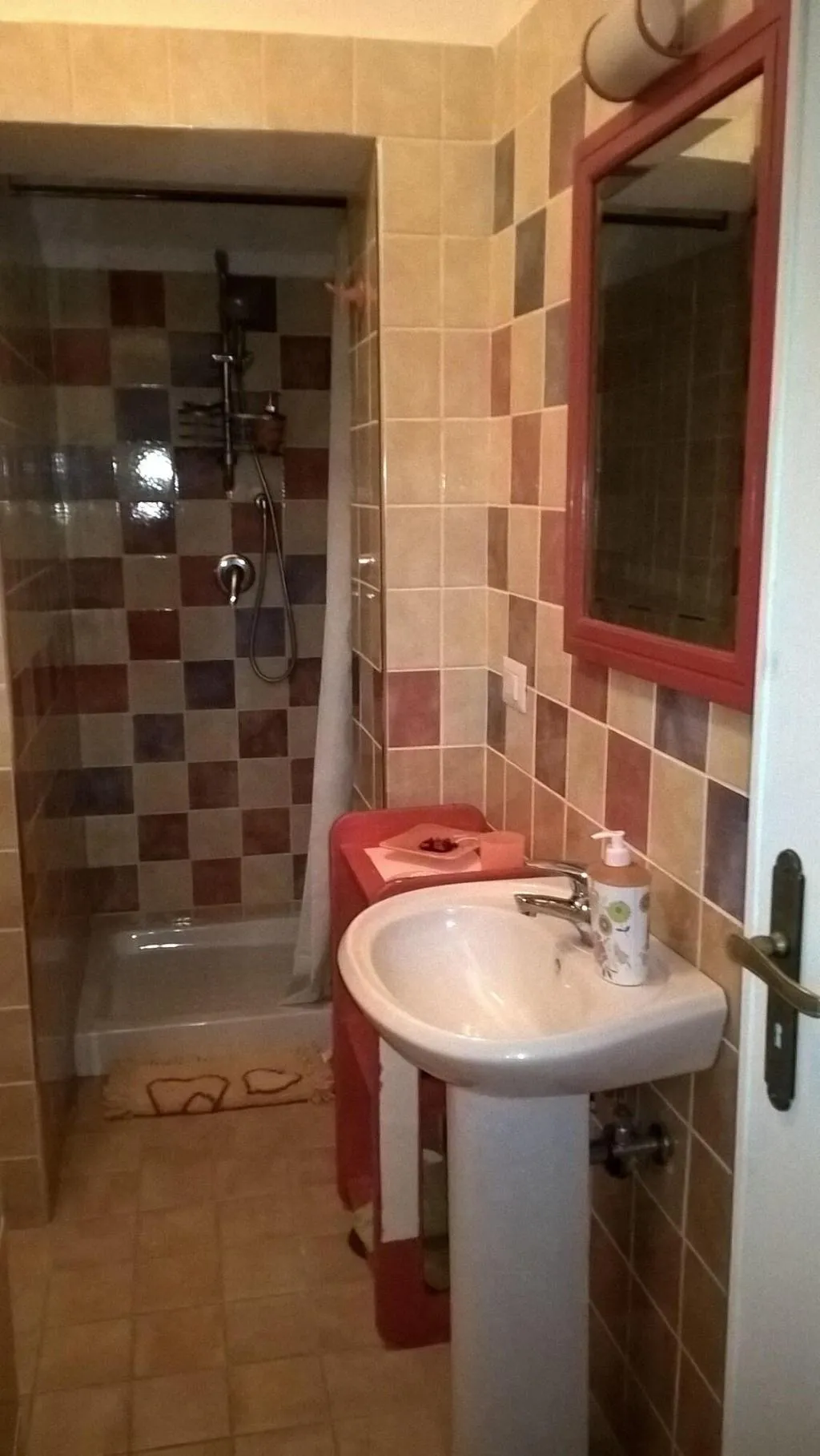 Room, B&B PompeiLog, Naples
