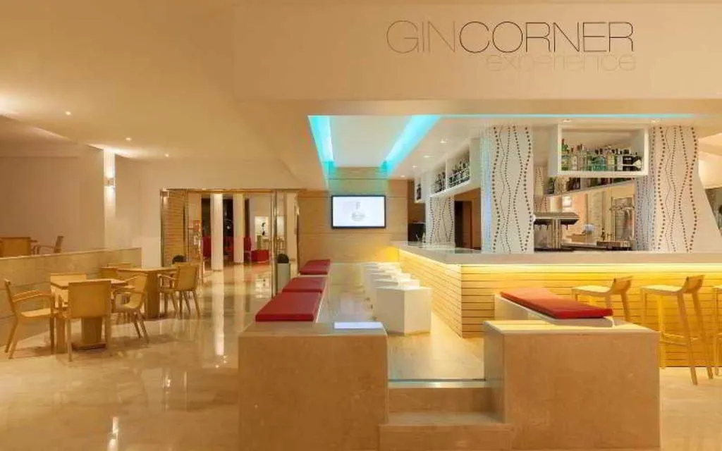 Bar, Apartamentos Sol de Alcudia, Majorca