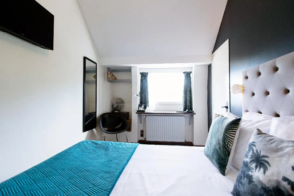 DOUBLE CANAL VIEW Room, Quentin Amsterdam Hotel, Amsterdam