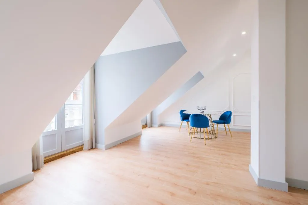 APARTMENT PENTHOUSE Room, Via Augusta 129, Lisbon