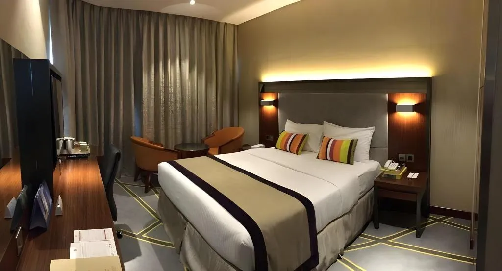 Room, Versailles By Raviz Hotel, Dubai