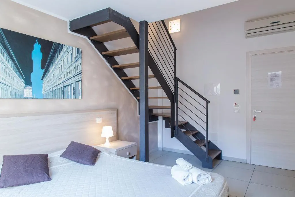 Room, Centrale B B, Florence