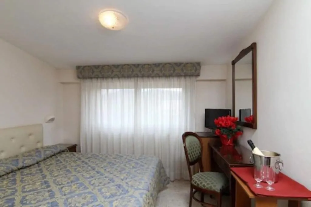 Room, Mondial Park Hotel, Rome
