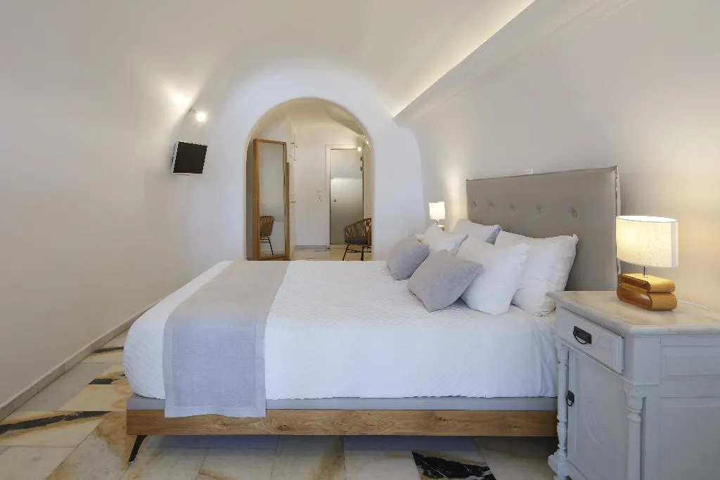 SUITE STANDARD Room, Iliovasilema Hotel & Suites, Santorini