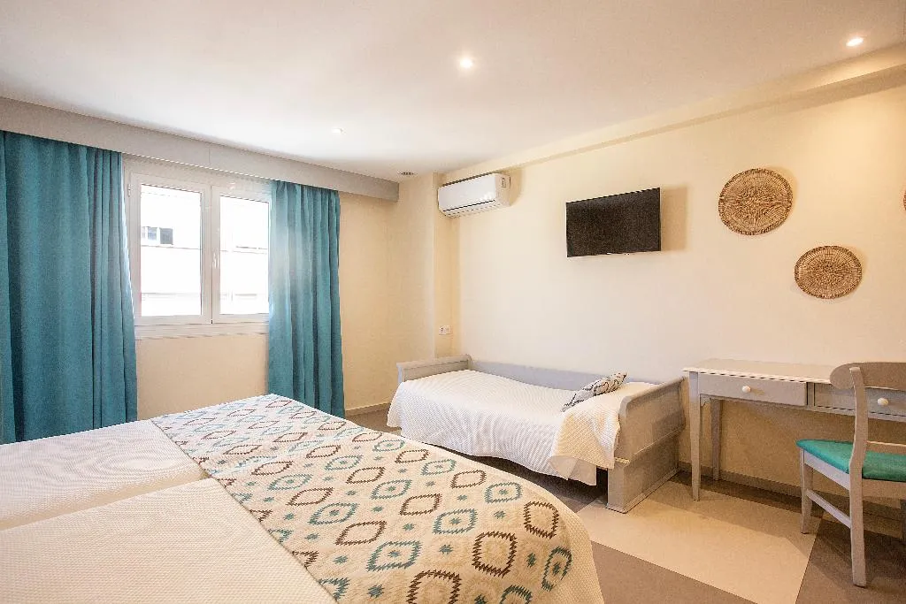 TRIPLE STANDARD Room, Playa Sol, Majorca