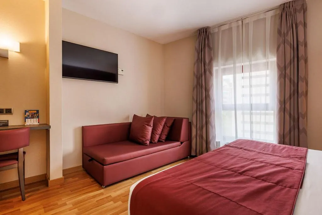 DOUBLE SINGLE USE SUPERIOR QUEEN BED Room, Ronda Lesseps, Barcelona