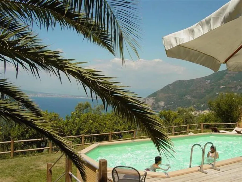 Pool, Torre Barbara, Naples