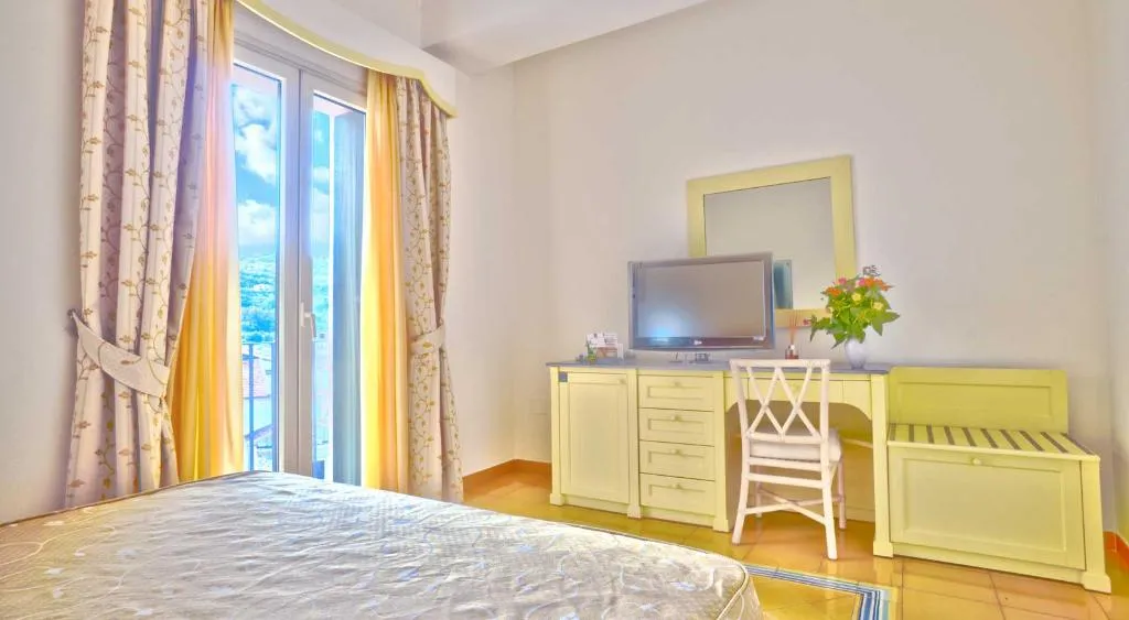 SINGLE STANDARD Room, Albergo Santa Caterina, Naples