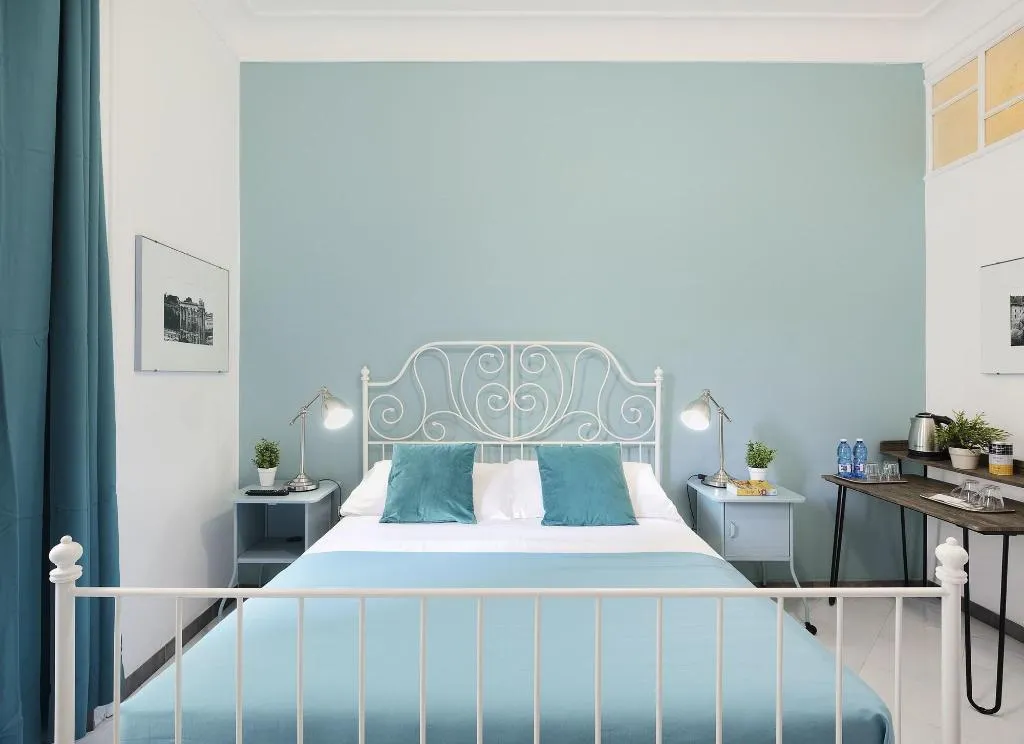 Room, B&B Locanderia, Naples