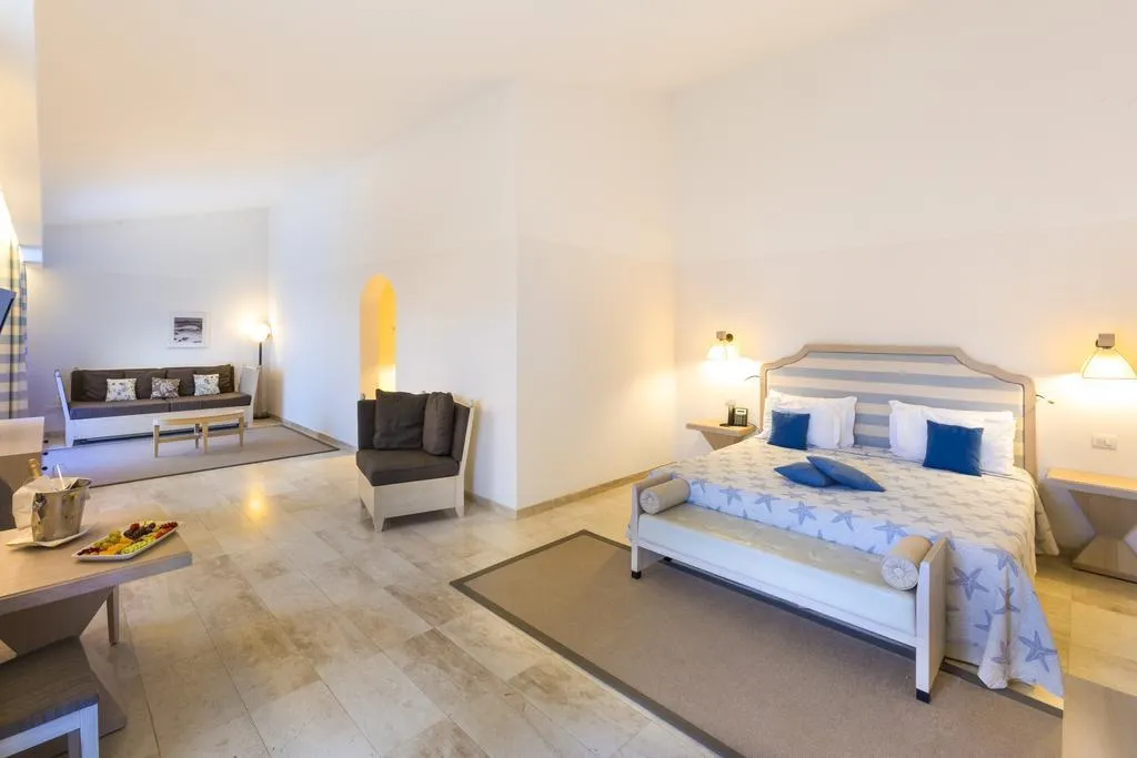 JUNIOR SUITE WITH TERRACE Room, Grande Baia Resort & Spa, Olbia