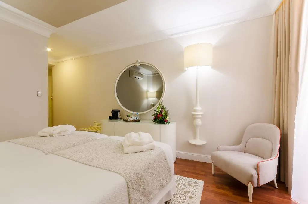DOUBLE SUPERIOR Room, Hotel Borges Chiado, Lisbon