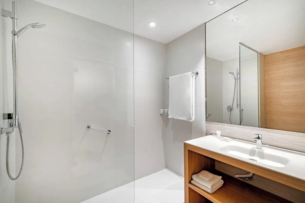 TWIN SUPERIOR Room, AC Barcelona Diagonal D'Illa, Barcelona