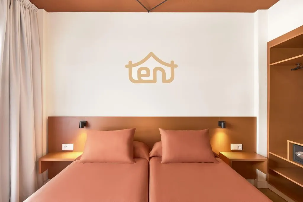 Room, tent Bahia de Palma, Majorca