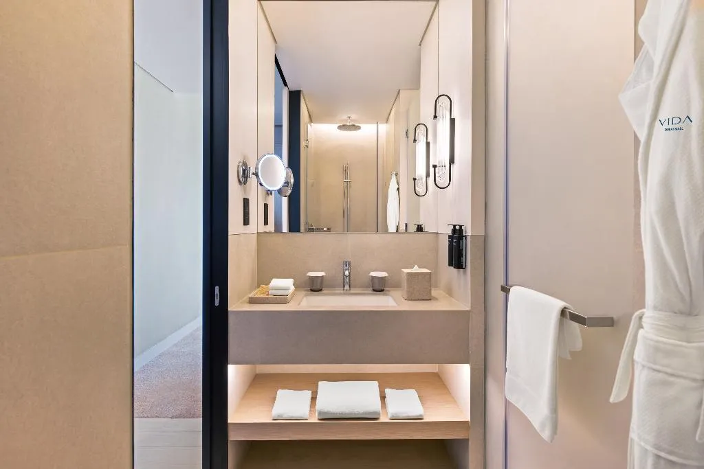 DOUBLE DELUXE CITY VIEW Room, Vida Dubai Mall, Dubai