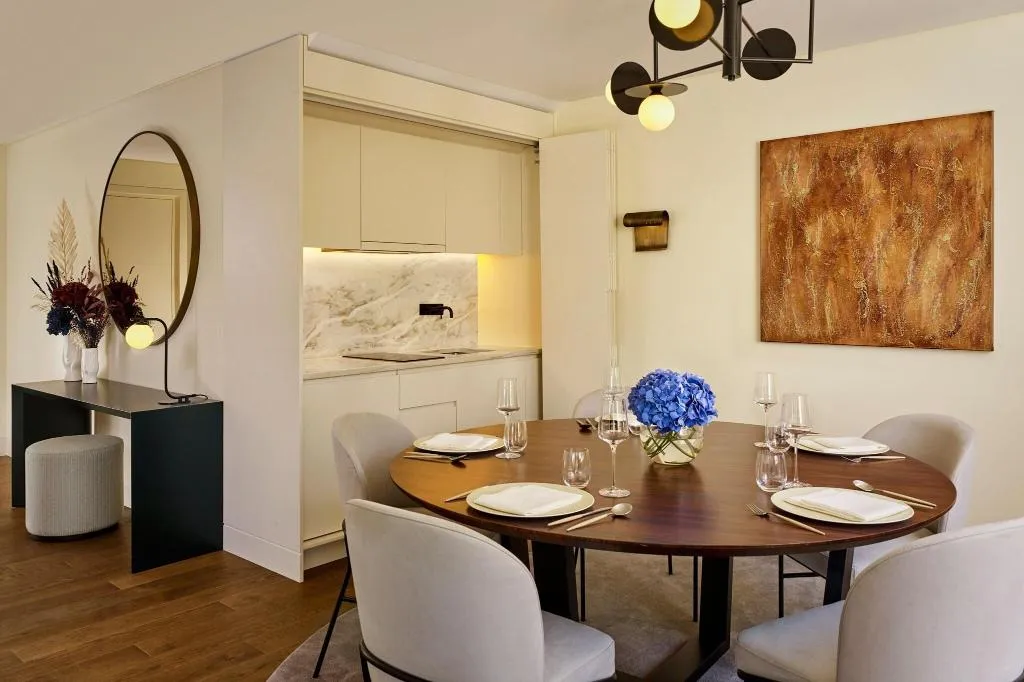 Room, Penha Longa, Lisbon