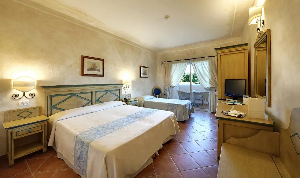 TRIPLE GARDEN VIEW Room, Colonna Resort, Olbia