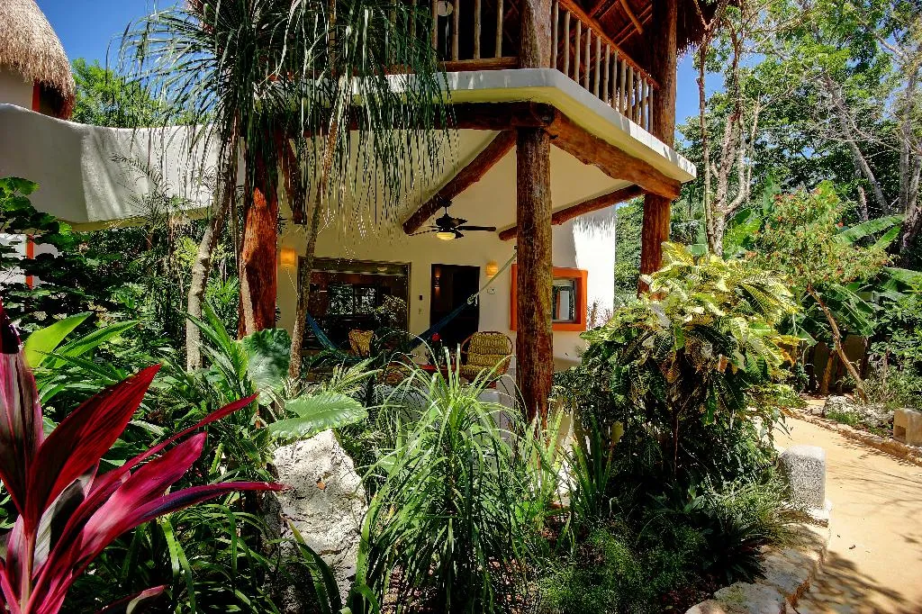 BUNGALOW KING SIZE BED Room, Riviera Maya Suites, Playa Del Carmen