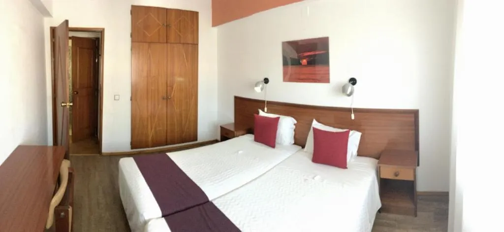 APARTMENT CAPACITY 6 TWO BEDROOMS Room, Hotel Apartamento Rosamar I, Algarve