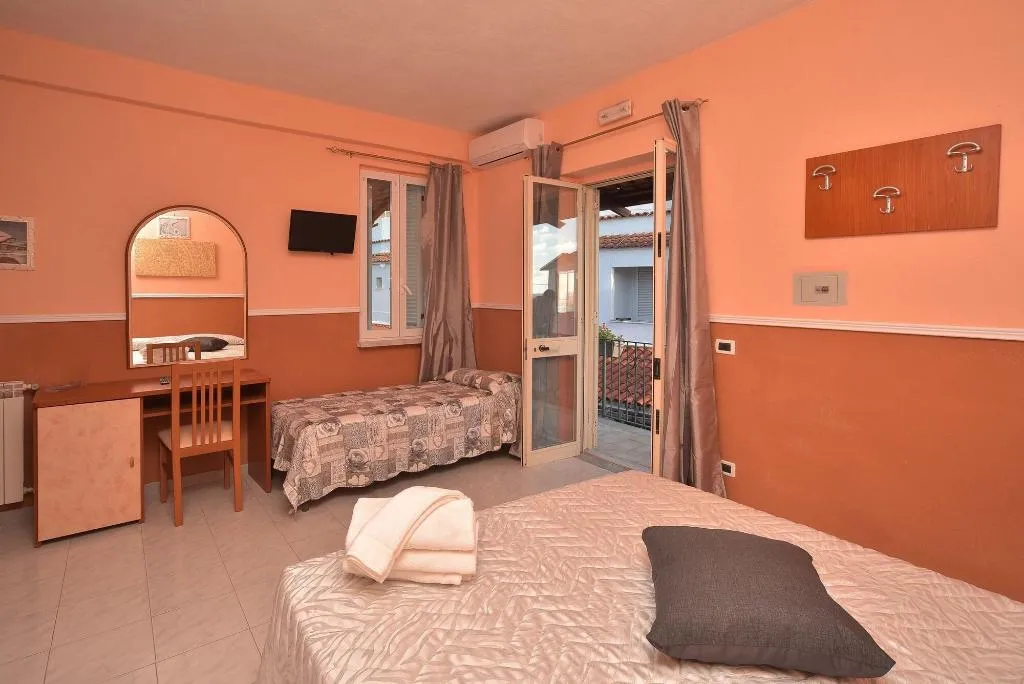Room, Junior Village, Naples