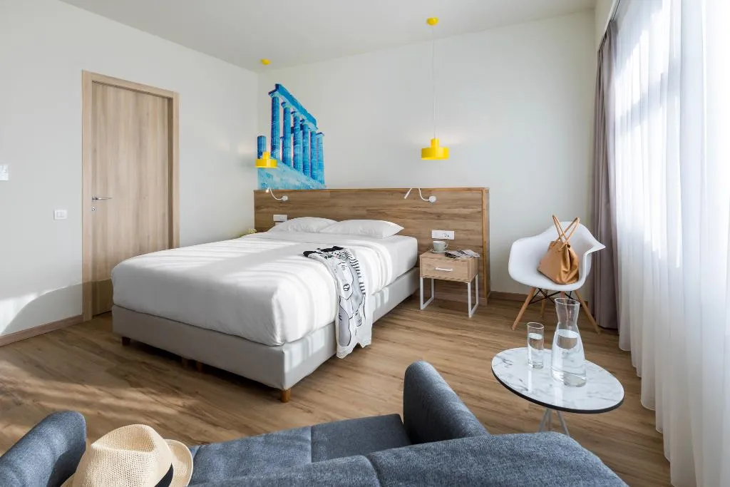 DOUBLE PREMIUM Room, Ibis Styles Athens Routes, Athens