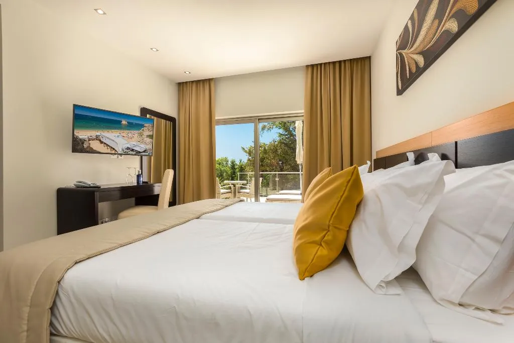 Double or Twin CLASSIC Room, Caneiros Luxury House & Suites, Algarve