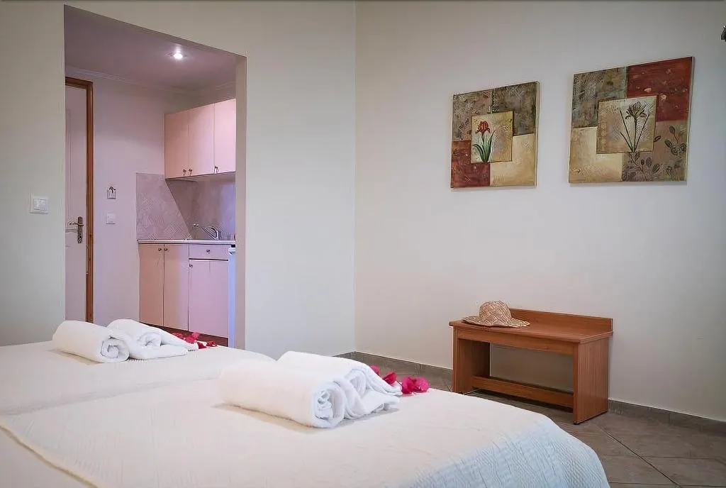 Room, Spira Studios, Zante