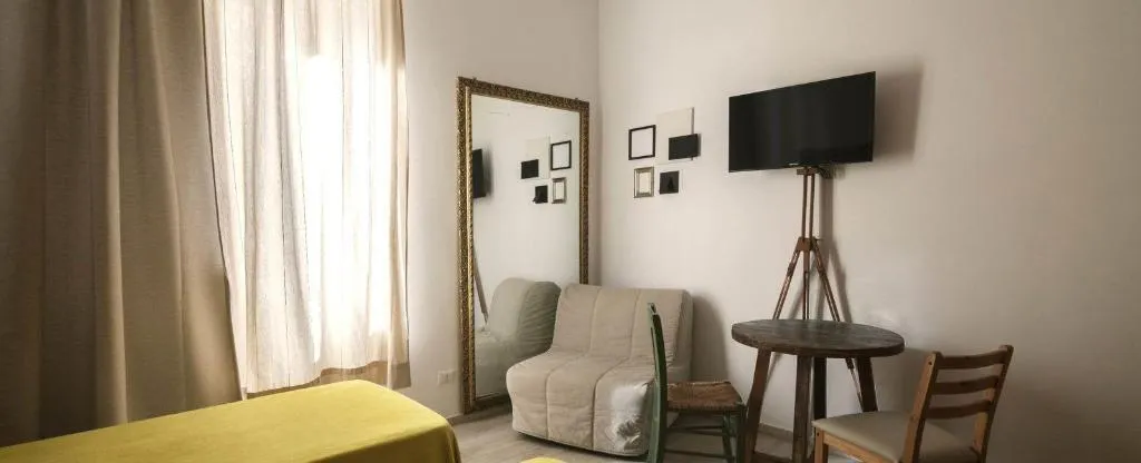 Room, B&B Room of Arts, Naples