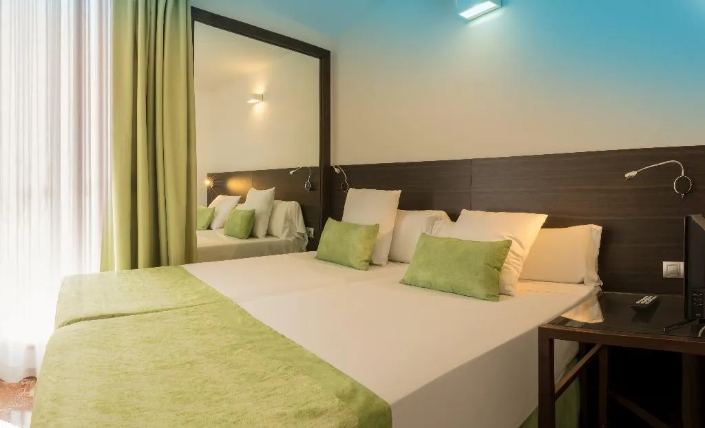 APARTMENT CAPACITY 8 Room, Apartotel Magic Tropical Splash, Costa Blanca